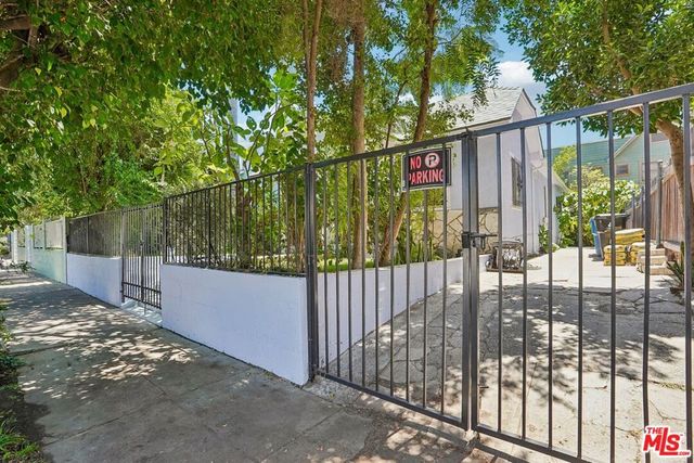 1546 W 30th Street, Los Angeles, CA 90007