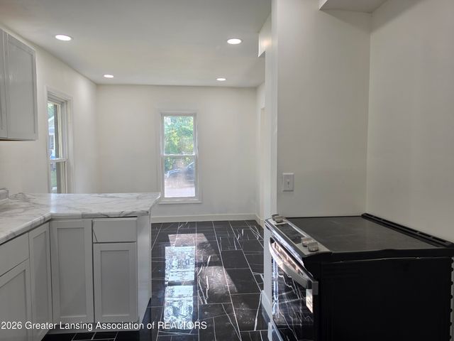 1201 Lathrop Street, Lansing, MI 48912