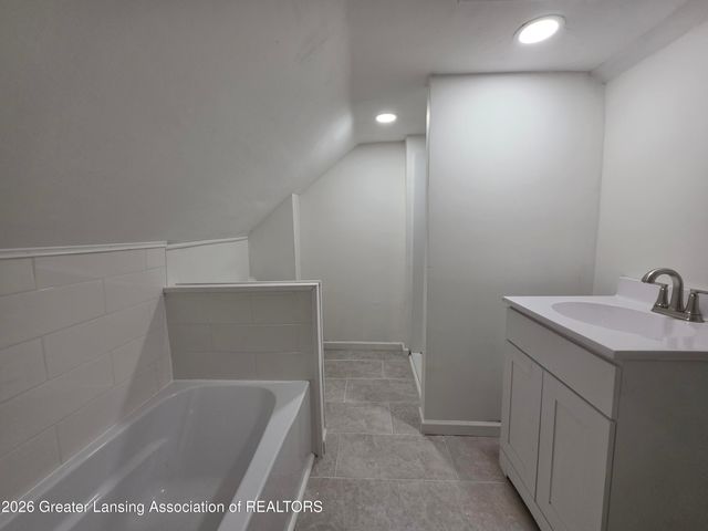 1201 Lathrop Street, Lansing, MI 48912