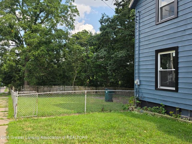 1201 Lathrop Street, Lansing, MI 48912