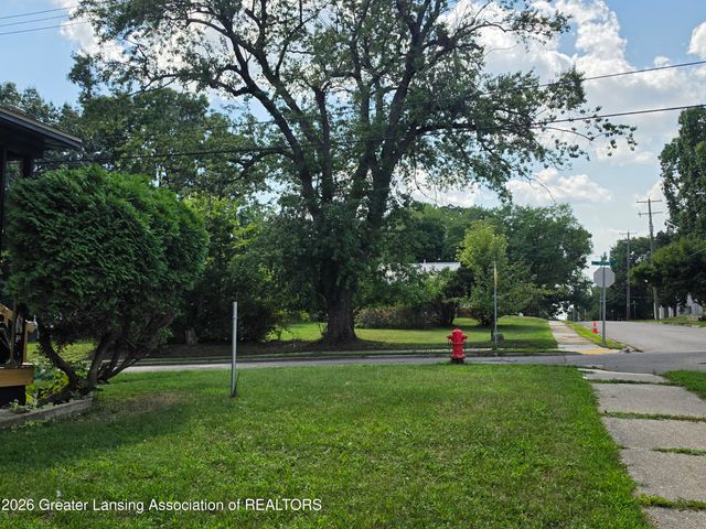 1201 Lathrop Street, Lansing, MI 48912