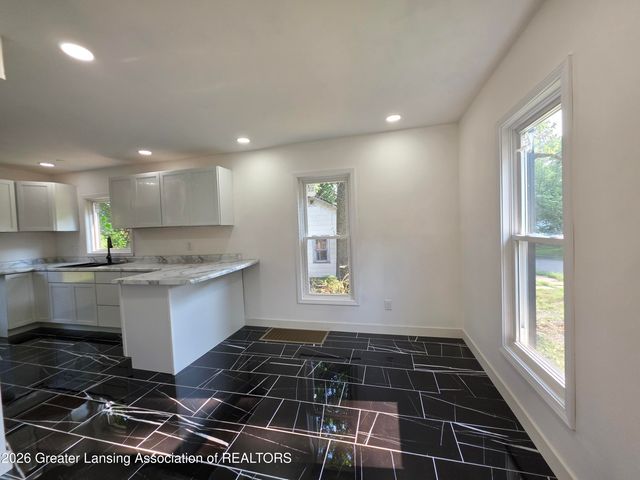 1201 Lathrop Street, Lansing, MI 48912