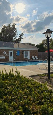 1460 Slade Avenue, 202, Columbus, OH 43235