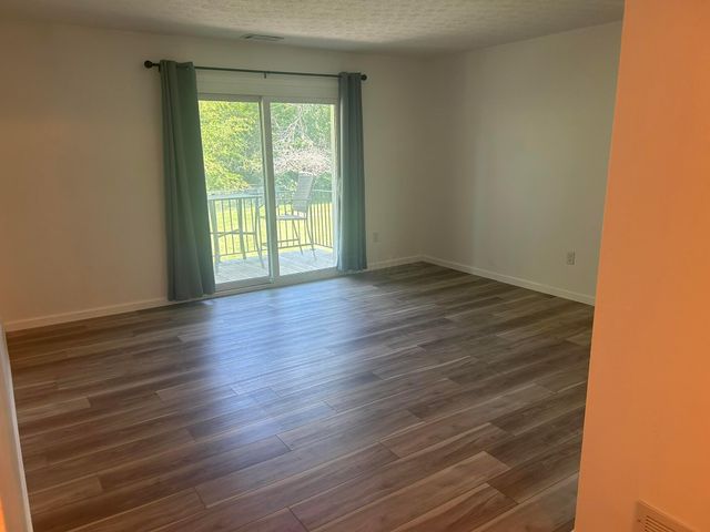 1460 Slade Avenue, 202, Columbus, OH 43235