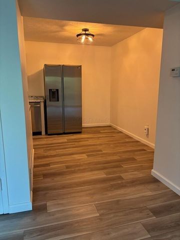 1460 Slade Avenue, 202, Columbus, OH 43235