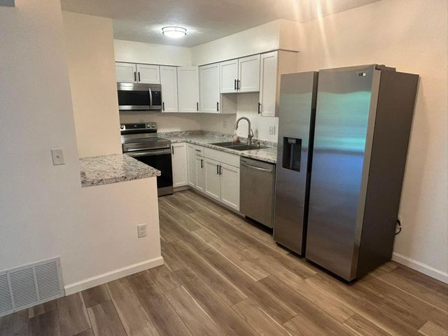 1460 Slade Avenue, 202, Columbus, OH 43235