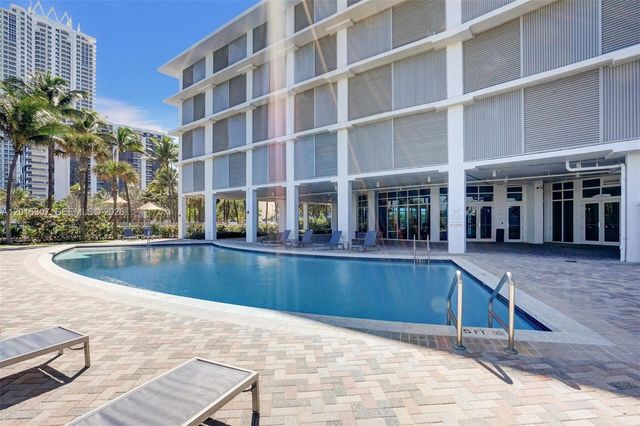 6515 Collins Ave 1107, Miami Beach, FL 33141