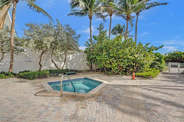 6515 Collins Ave 1107, Miami Beach, FL 33141