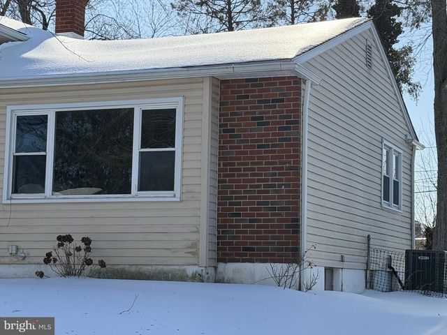 221 S DILLWYN RD, Newark, DE 19711