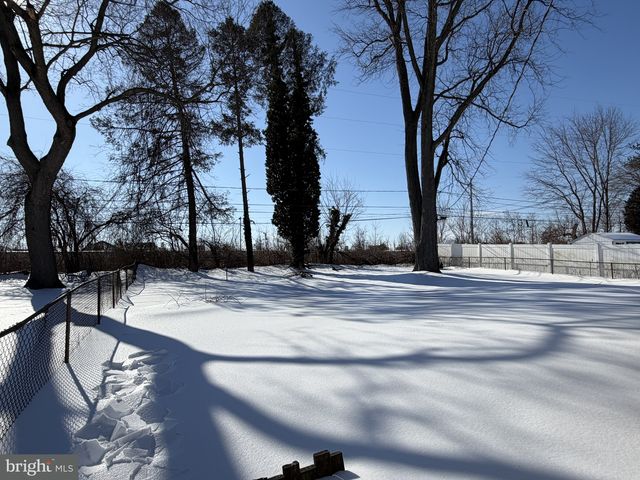 221 S DILLWYN RD, Newark, DE 19711