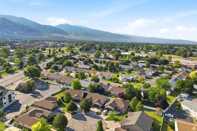56 WHITAKER CIR, Kaysville, UT 84037