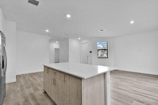 4081 Sunset Way, Pompano Beach, FL 33069