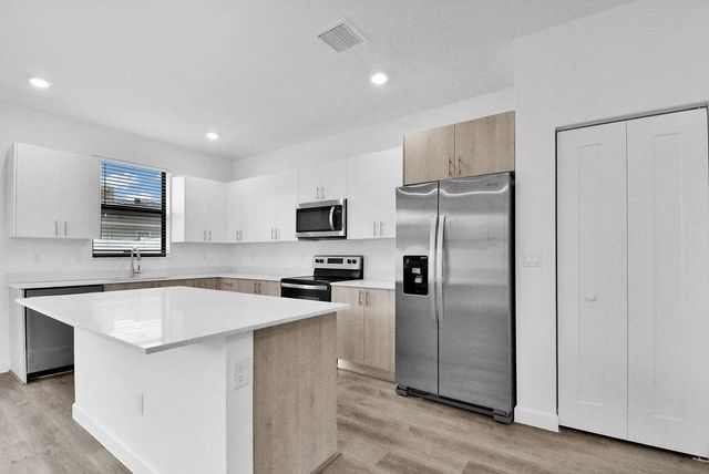 4081 Sunset Way, Pompano Beach, FL 33069