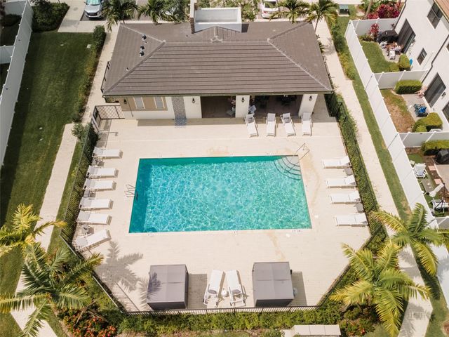 4081 Sunset Way, Pompano Beach, FL 33069