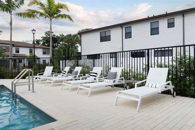 4081 Sunset Way, Pompano Beach, FL 33069