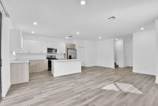 4081 Sunset Way, Pompano Beach, FL 33069