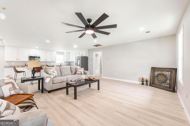 305 Lassiter Drive, Dublin, GA 31021