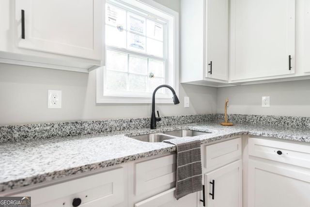 305 Lassiter Drive, Dublin, GA 31021