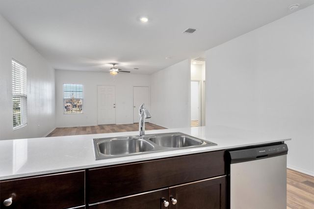 7704 Poppy Petal Dr LOOP, Del Valle, TX 78617