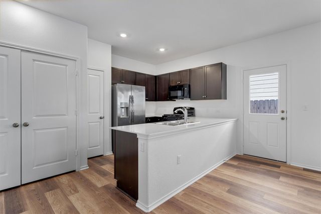 7704 Poppy Petal Dr LOOP, Del Valle, TX 78617