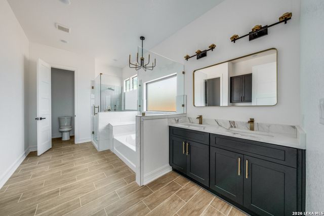 125 Hidden Hills, Floresville, TX 78114
