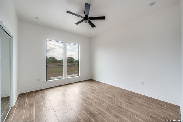 125 Hidden Hills, Floresville, TX 78114