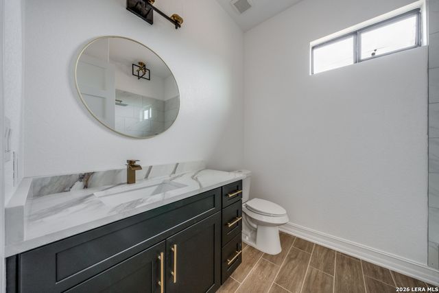 125 Hidden Hills, Floresville, TX 78114