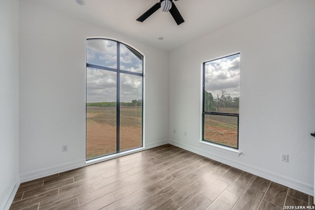 125 Hidden Hills, Floresville, TX 78114