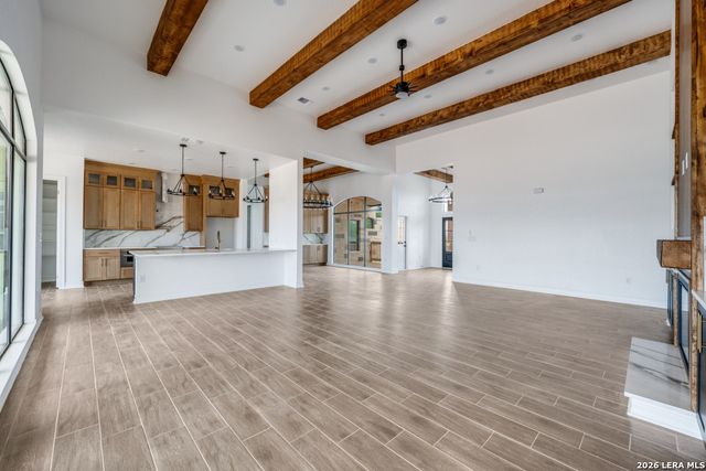 125 Hidden Hills, Floresville, TX 78114