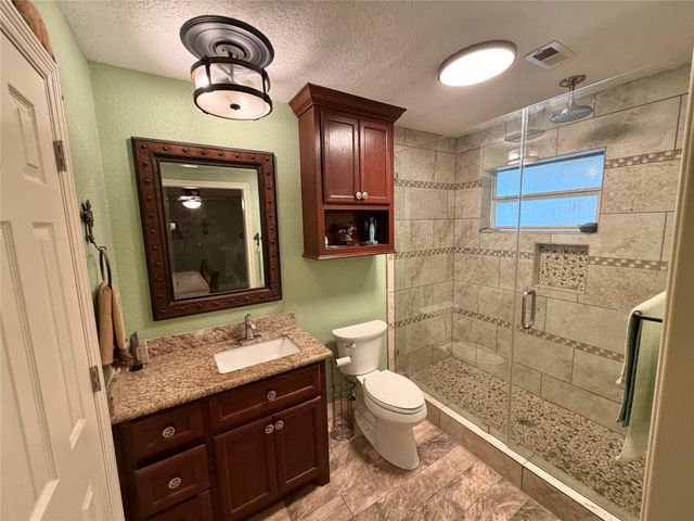 7109 Beechwood Drive, Angleton, TX 77515