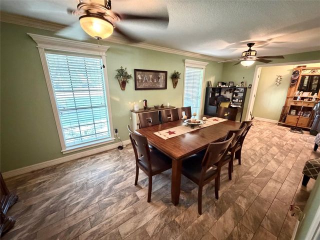 7109 Beechwood Drive, Angleton, TX 77515