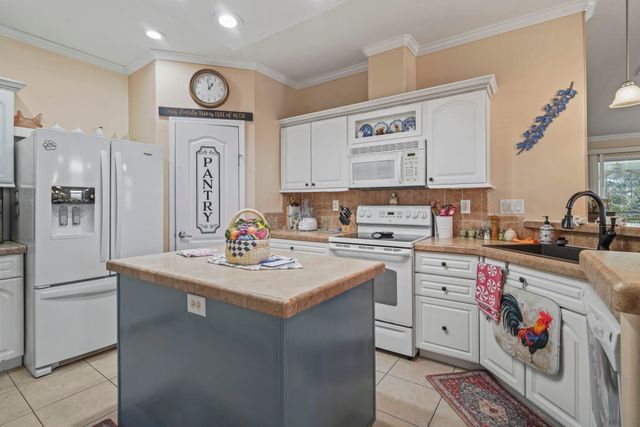 558 Woodholme Dr., Conway, SC 29526