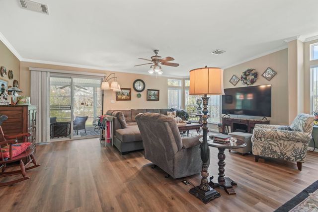 558 Woodholme Dr., Conway, SC 29526