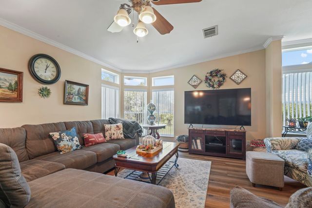 558 Woodholme Dr., Conway, SC 29526