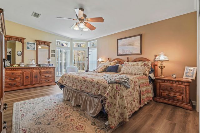 558 Woodholme Dr., Conway, SC 29526