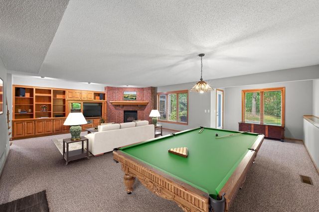 10421 Shelter Grove, Eden Prairie, MN 55347