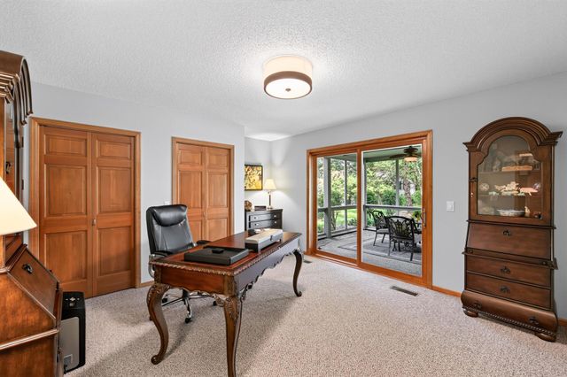 10421 Shelter Grove, Eden Prairie, MN 55347