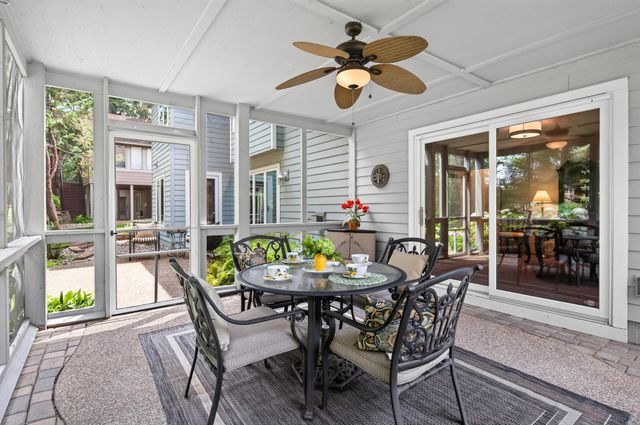 10421 Shelter Grove, Eden Prairie, MN 55347