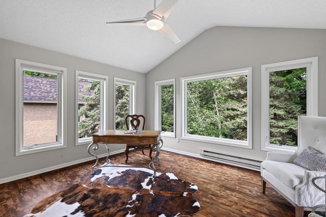 10421 Shelter Grove, Eden Prairie, MN 55347