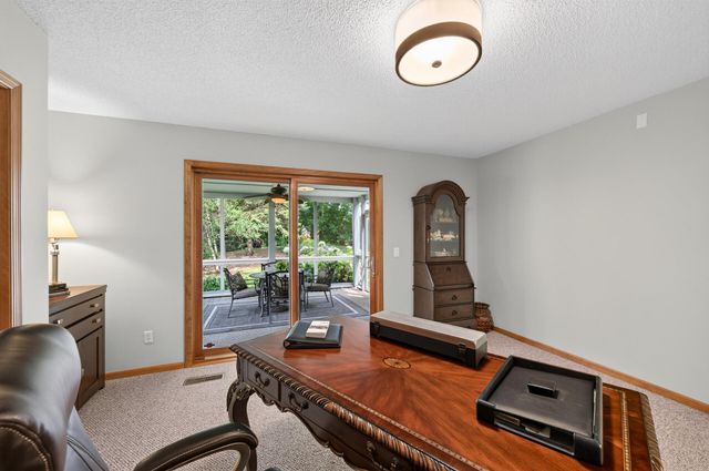 10421 Shelter Grove, Eden Prairie, MN 55347