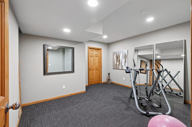 10421 Shelter Grove, Eden Prairie, MN 55347