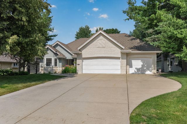 10421 Shelter Grove, Eden Prairie, MN 55347