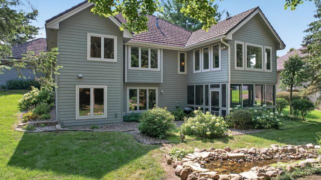 10421 Shelter Grove, Eden Prairie, MN 55347