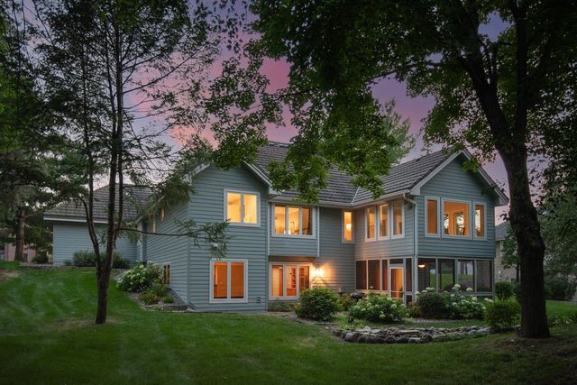 10421 Shelter Grove, Eden Prairie, MN 55347