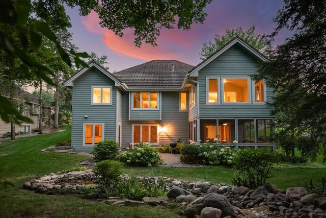 10421 Shelter Grove, Eden Prairie, MN 55347