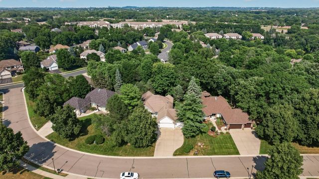 10421 Shelter Grove, Eden Prairie, MN 55347