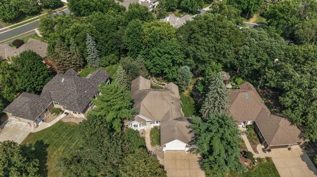 10421 Shelter Grove, Eden Prairie, MN 55347
