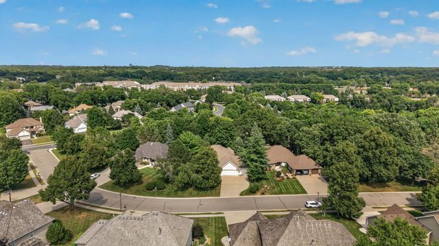 10421 Shelter Grove, Eden Prairie, MN 55347