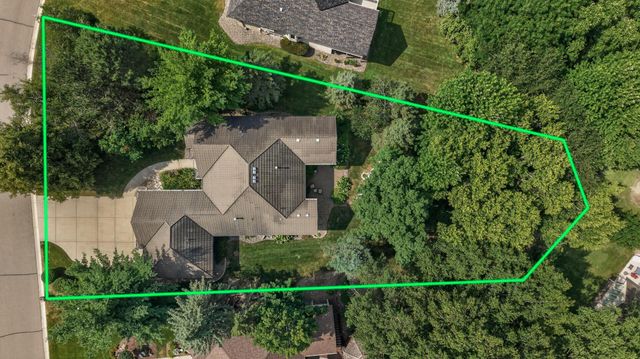 10421 Shelter Grove, Eden Prairie, MN 55347