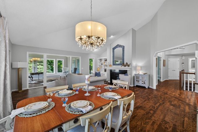 10421 Shelter Grove, Eden Prairie, MN 55347